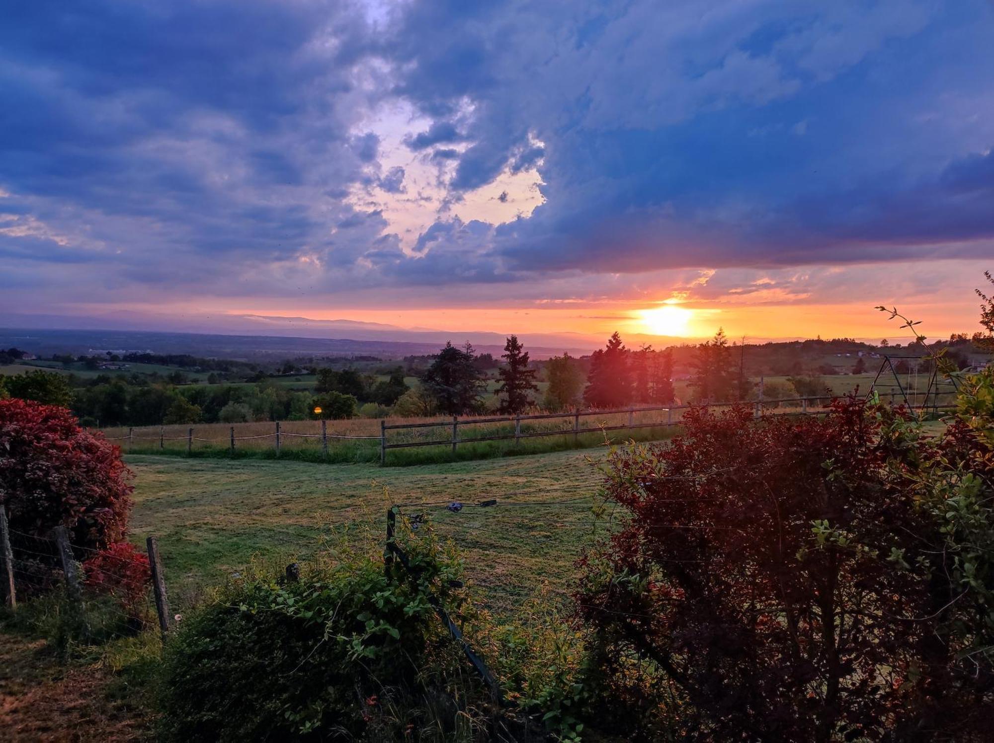 Maison De Campagne Vue Panoramique Rozier-en-Donzy Εξωτερικό φωτογραφία
